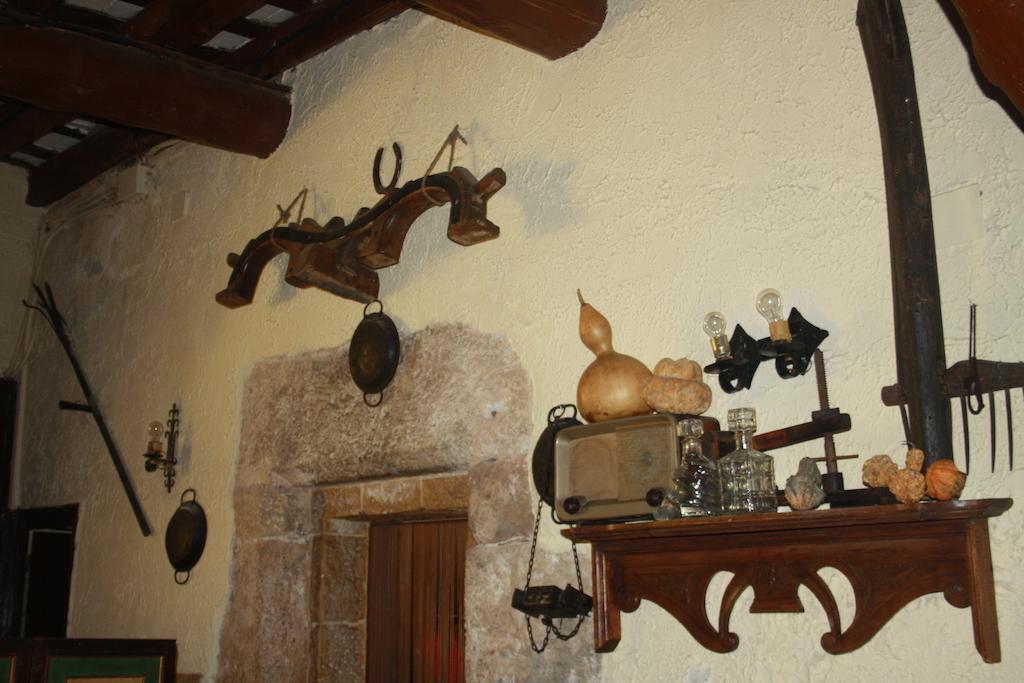 Hostal Restaurante La Diligencia Cunit Ngoại thất bức ảnh