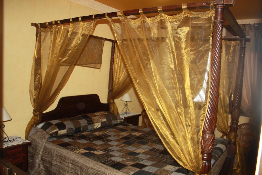 Hostal Restaurante La Diligencia Cunit Phòng bức ảnh