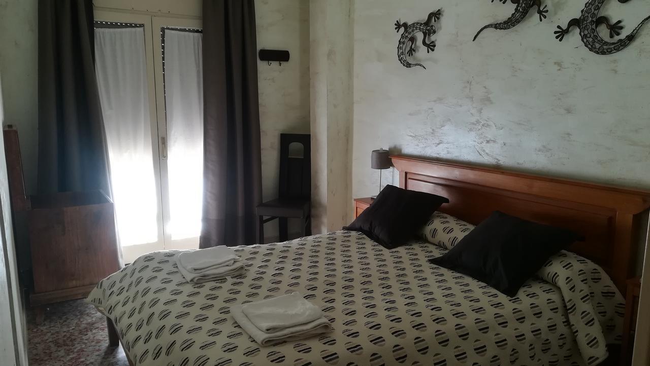 Hostal Restaurante La Diligencia Cunit Ngoại thất bức ảnh