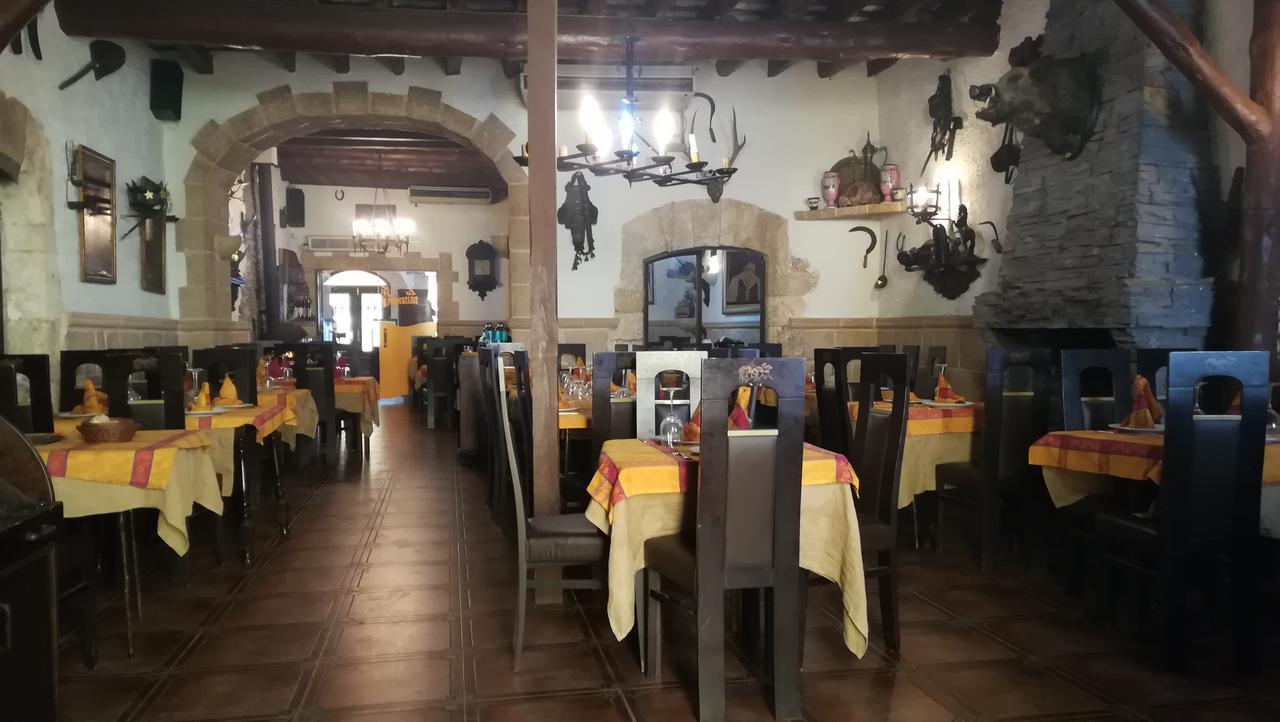 Hostal Restaurante La Diligencia Cunit Ngoại thất bức ảnh