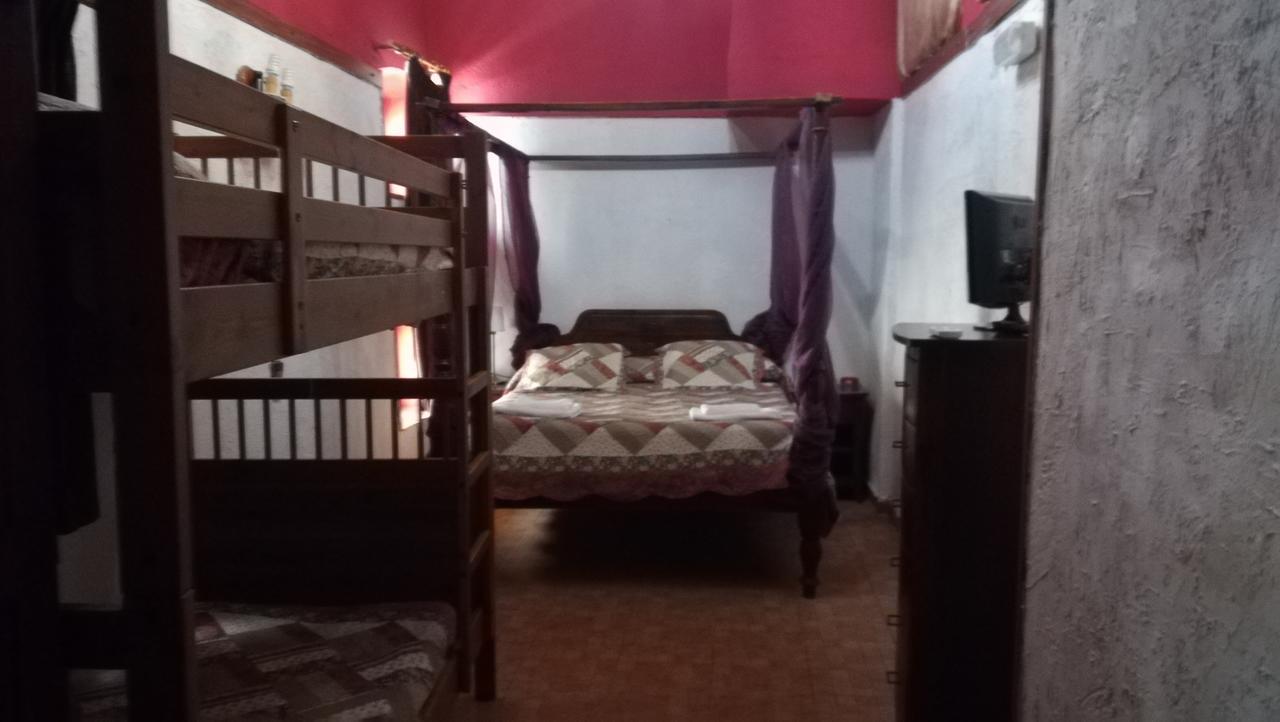 Hostal Restaurante La Diligencia Cunit Ngoại thất bức ảnh