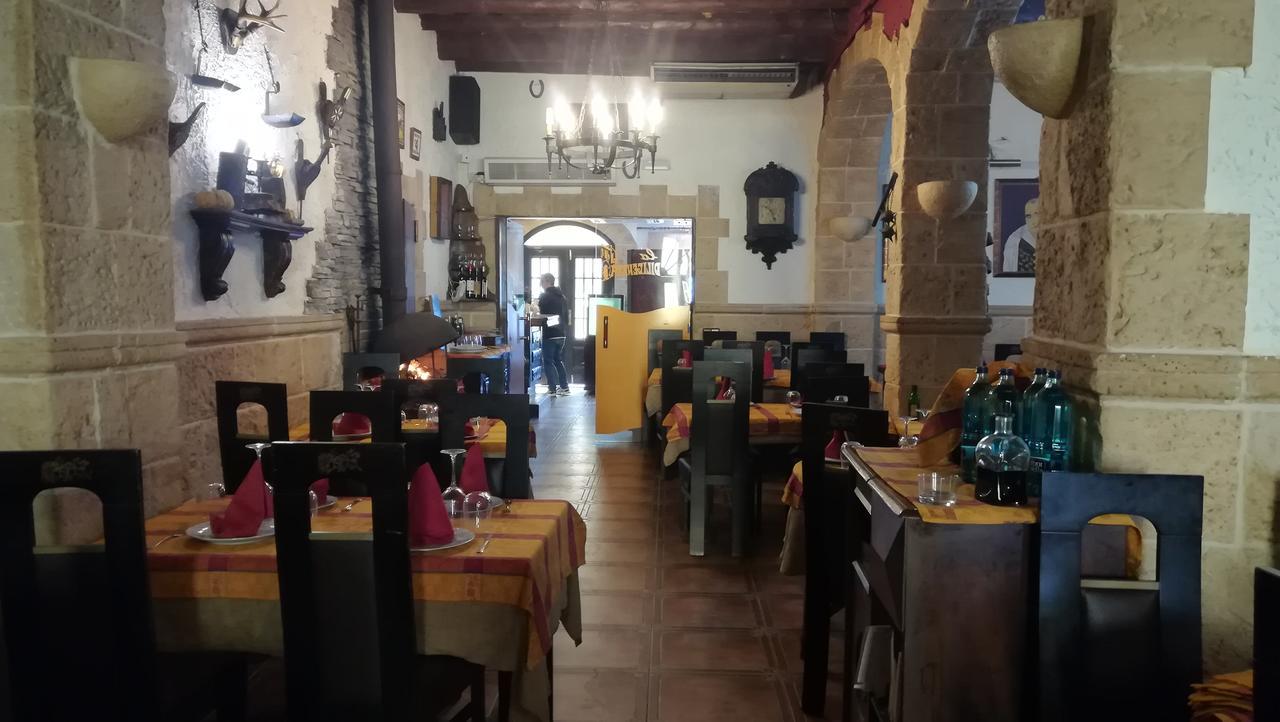 Hostal Restaurante La Diligencia Cunit Ngoại thất bức ảnh