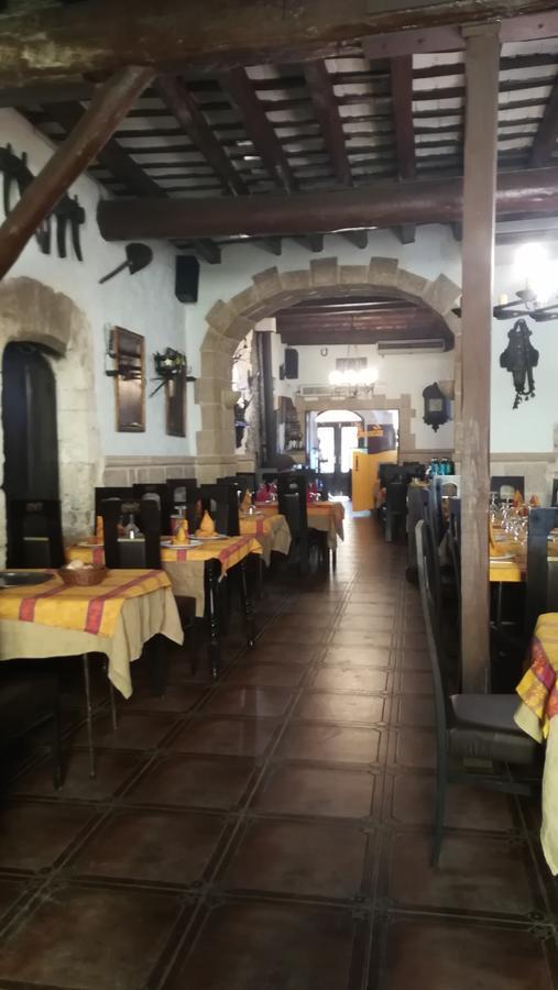 Hostal Restaurante La Diligencia Cunit Ngoại thất bức ảnh